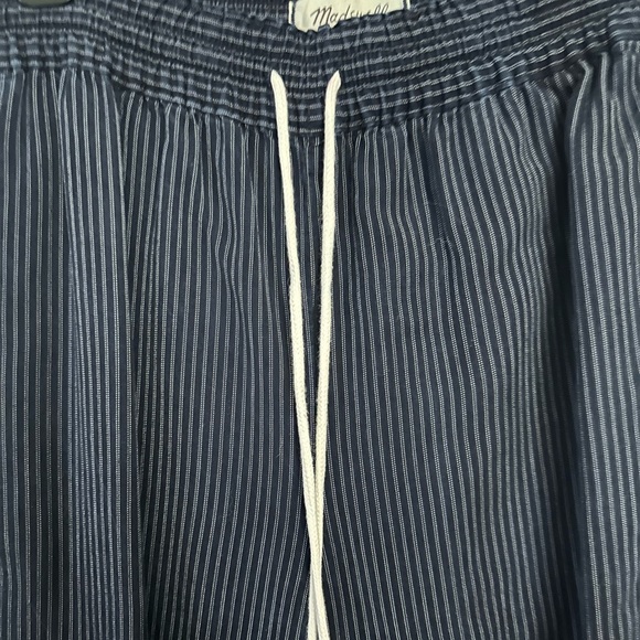 Madewell Pull On Pants in Hattie Stripe Navy Seen On Daisy Ridley Runs Big - Picture 8 of 8